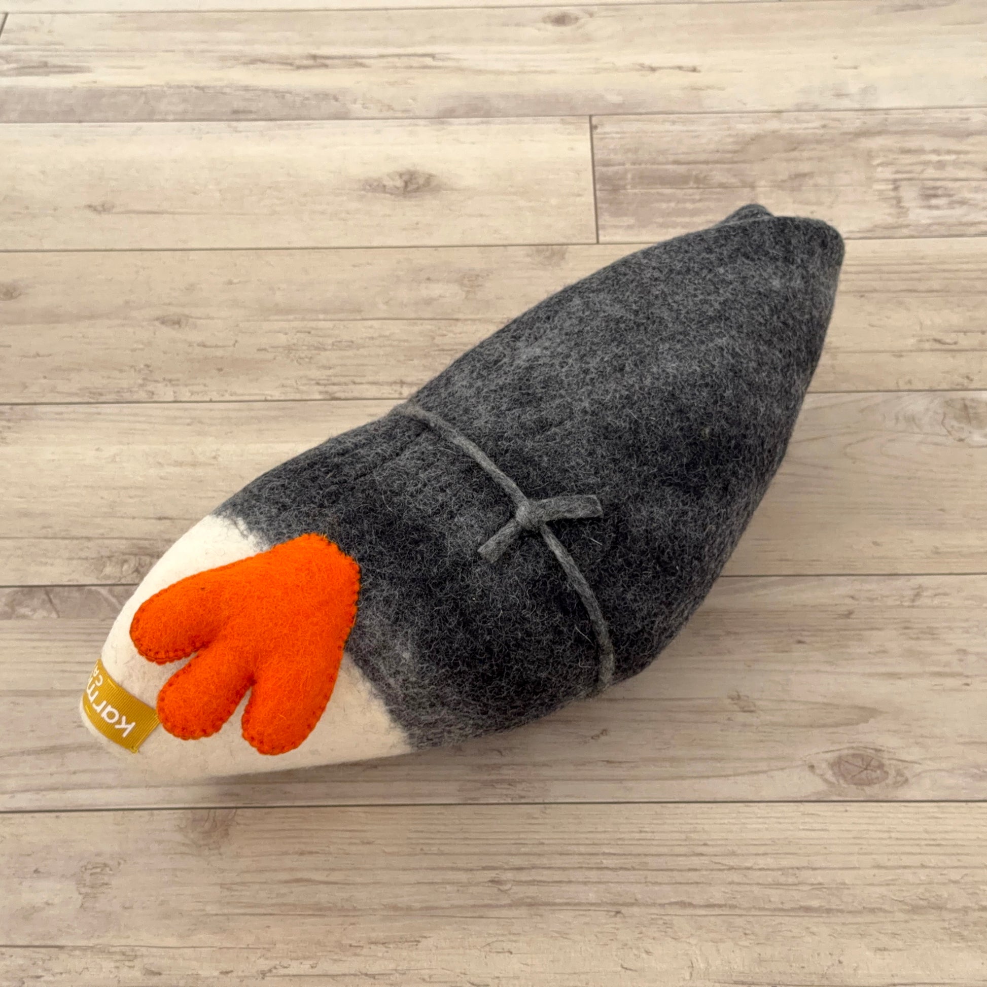 丸めた状態でお届けします