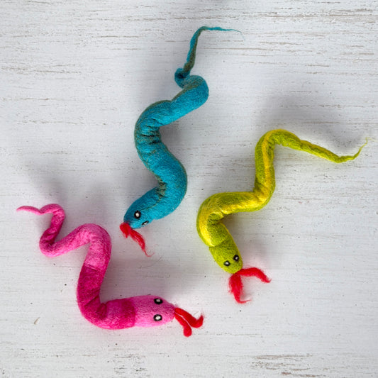 ハイビスカスピンク、トルコブルー、抹茶グリーンの3色展開