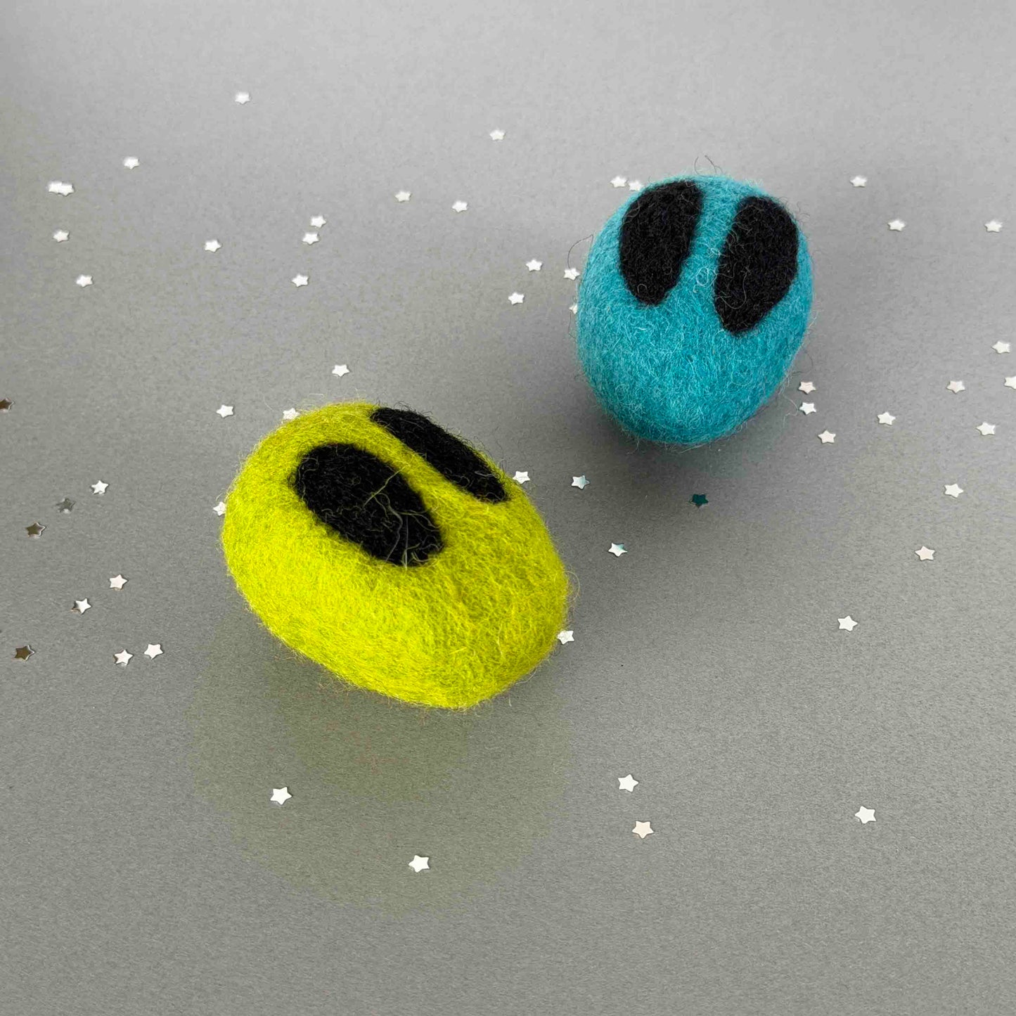 エイリアンヘッドの色はお任せください