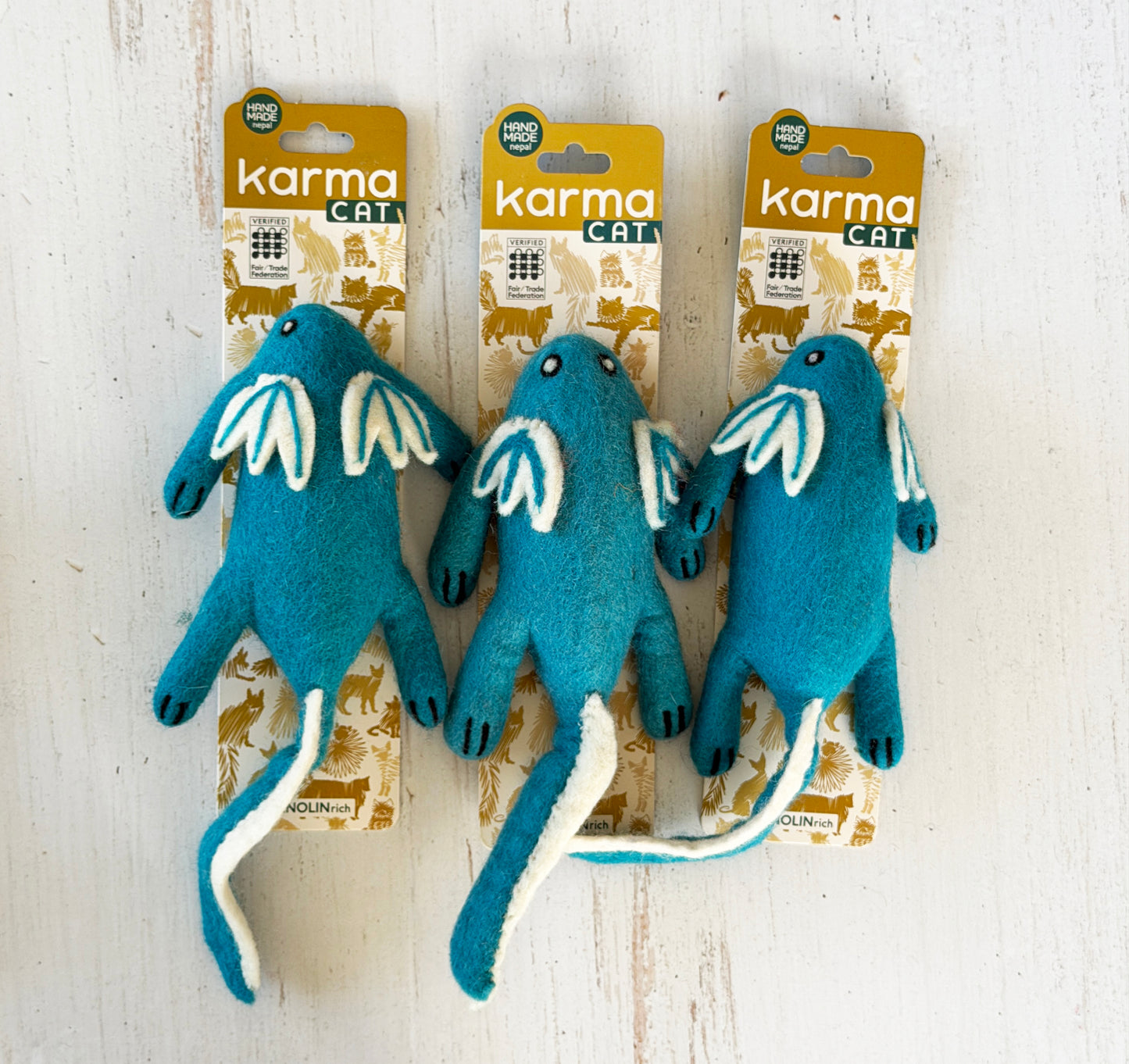 顔だちも体つきも均一ではなく、個性があります