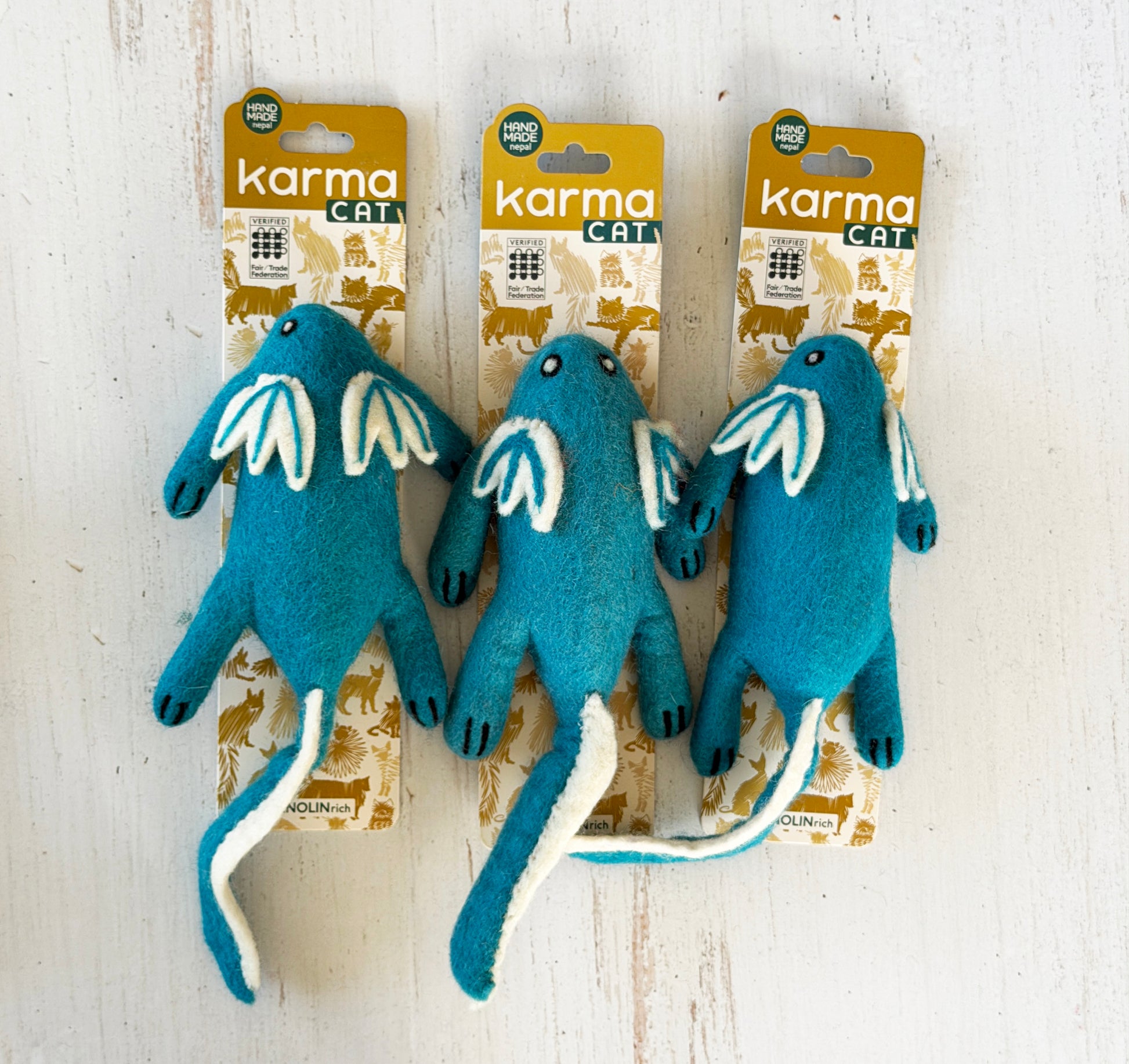 顔だちも体つきも均一ではなく、個性があります