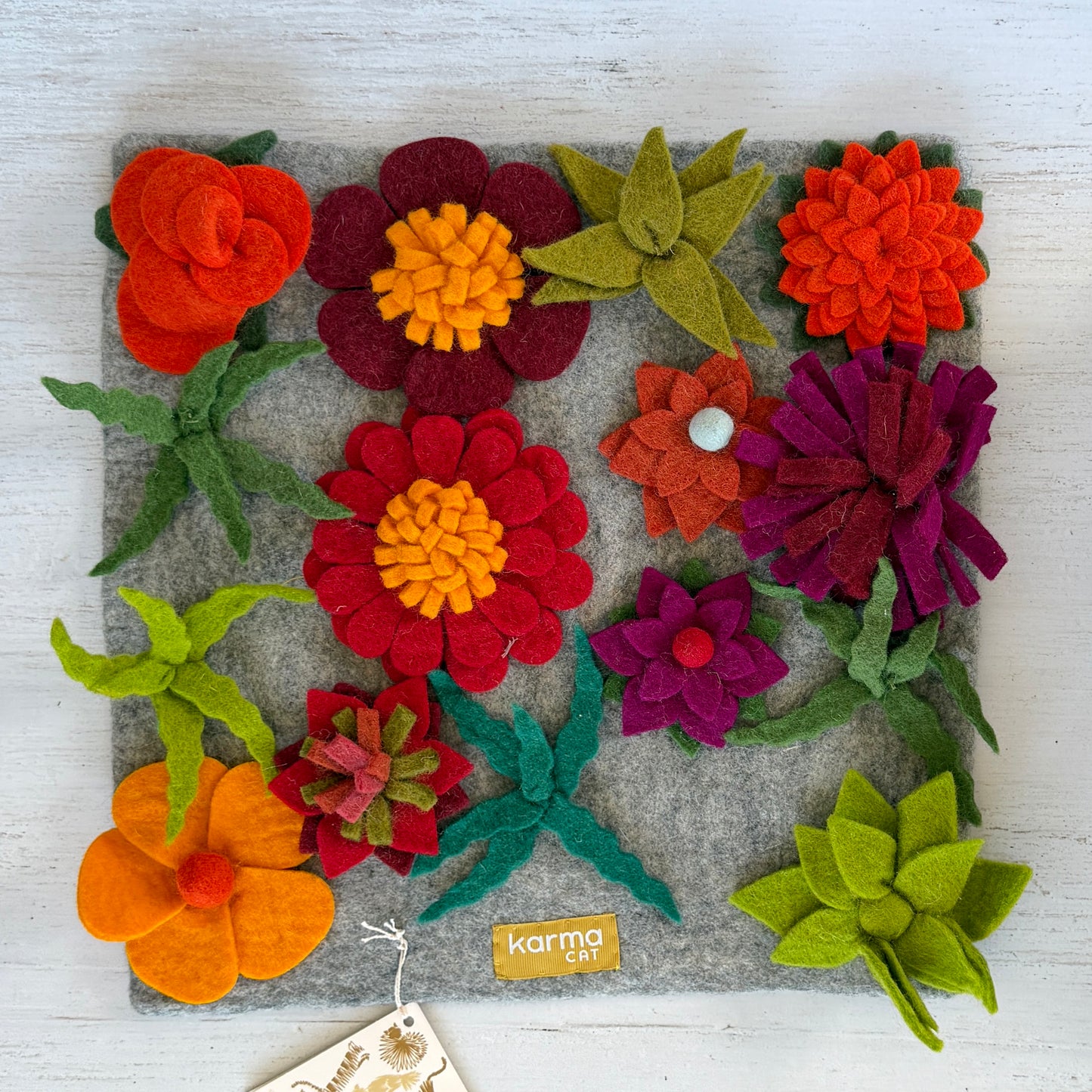 サイズは約38センチ×38センチです