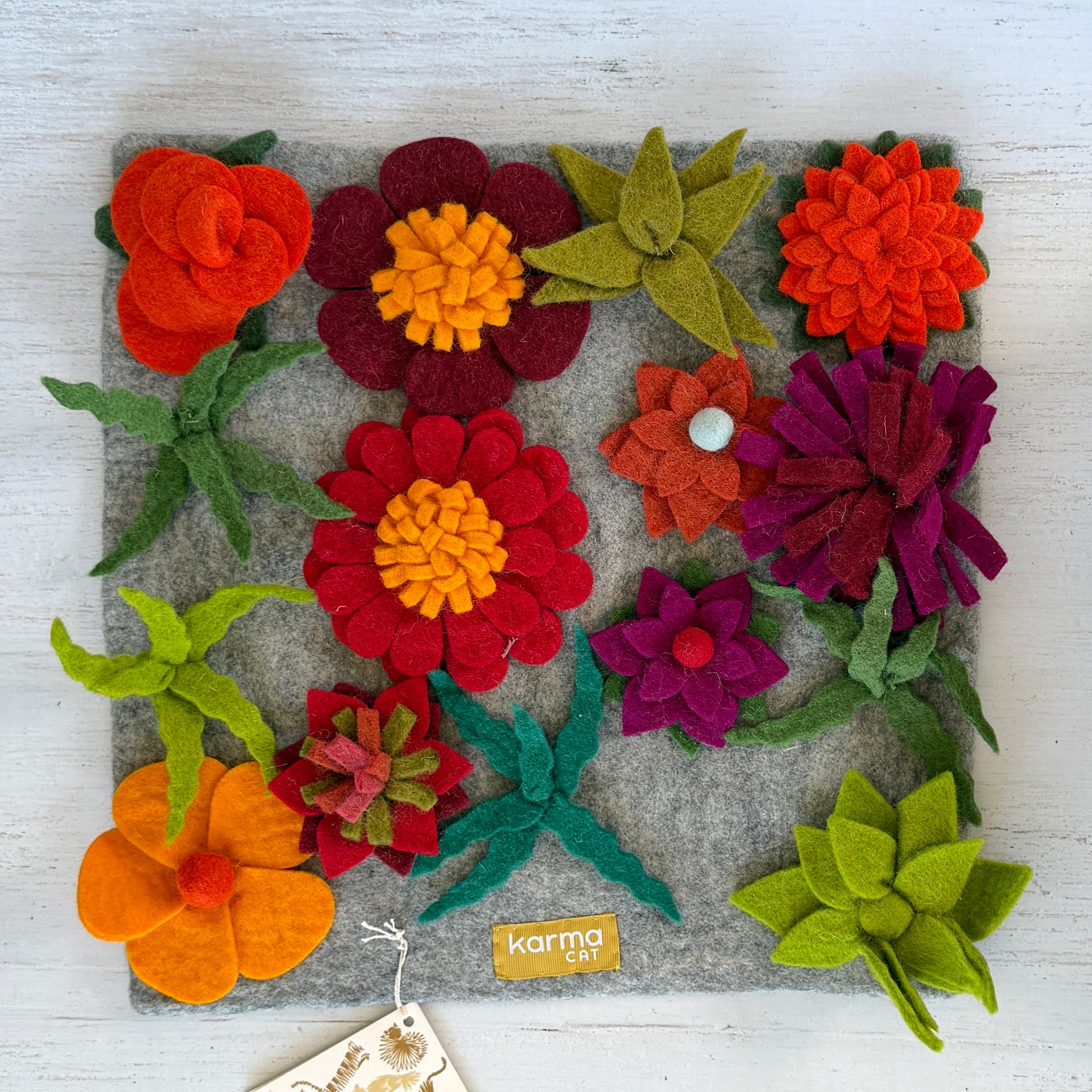 サイズは約38センチ×38センチです