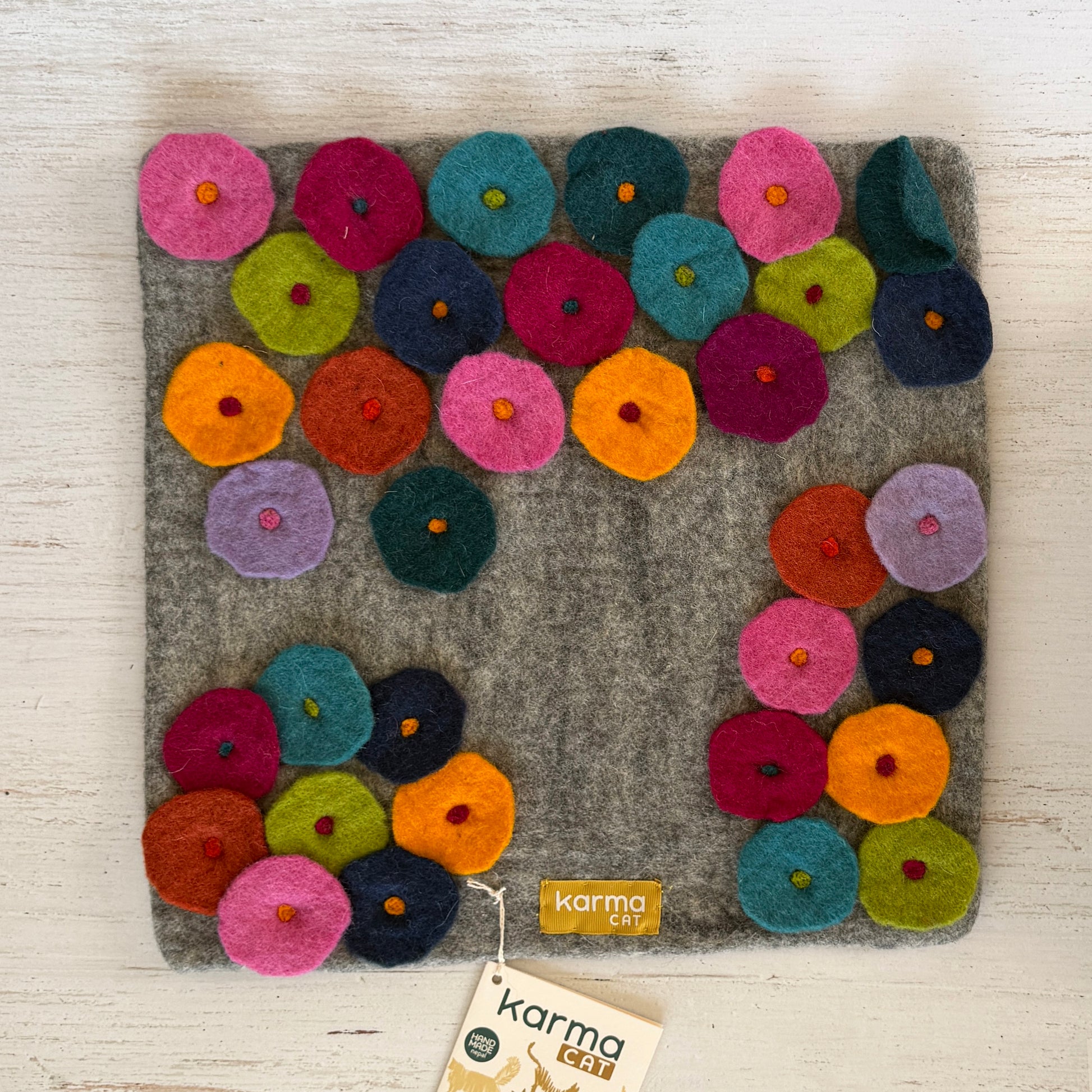 サイズは約38センチ×38センチ