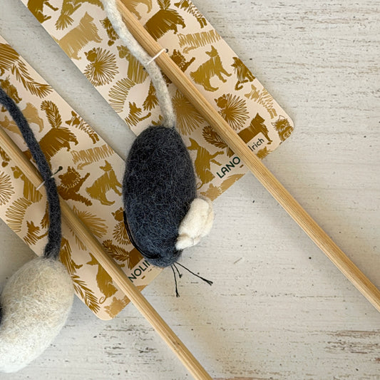 ネズミのしっぽが伸びて持ち手に結び付く一体型