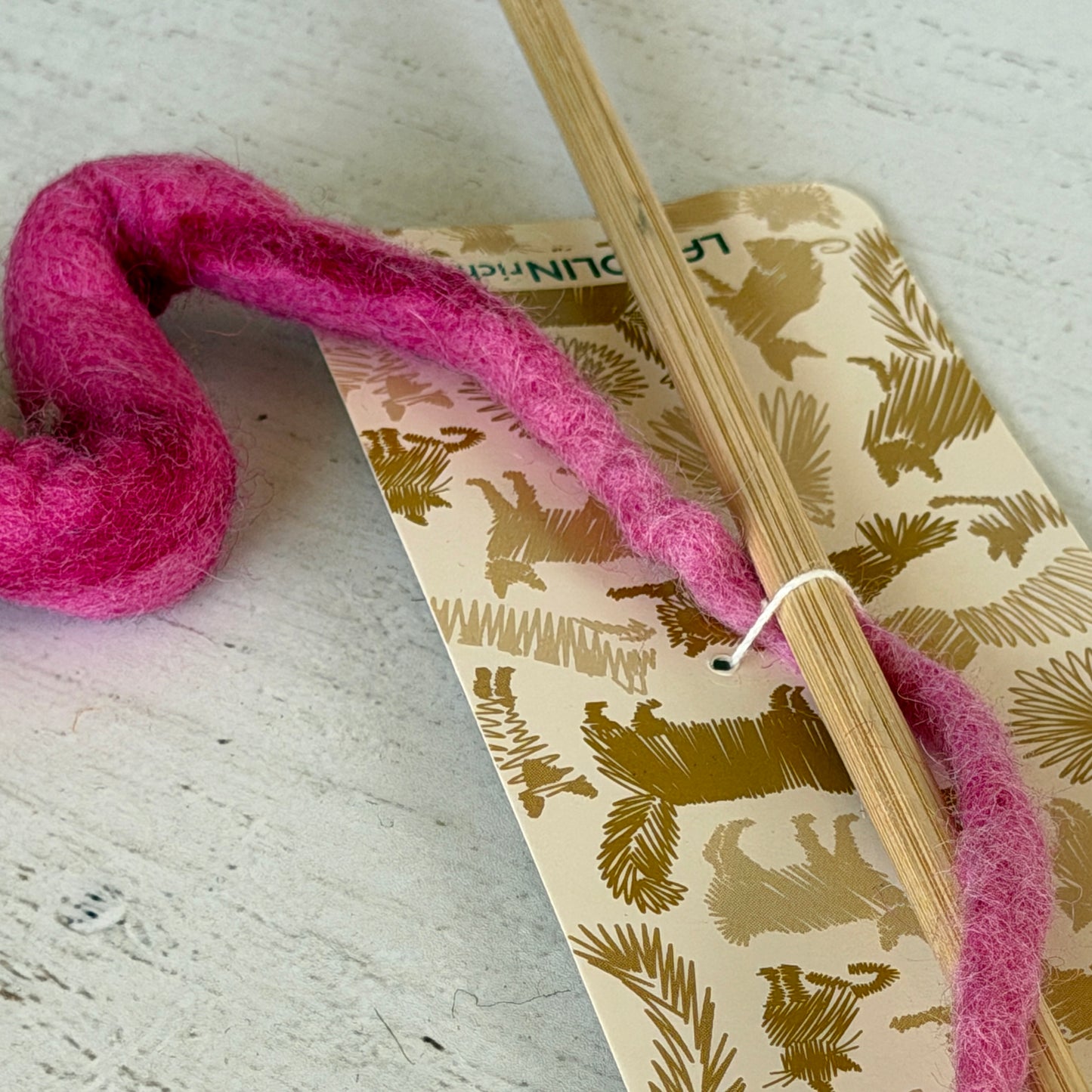 持ち手は軽く丈夫な竹です