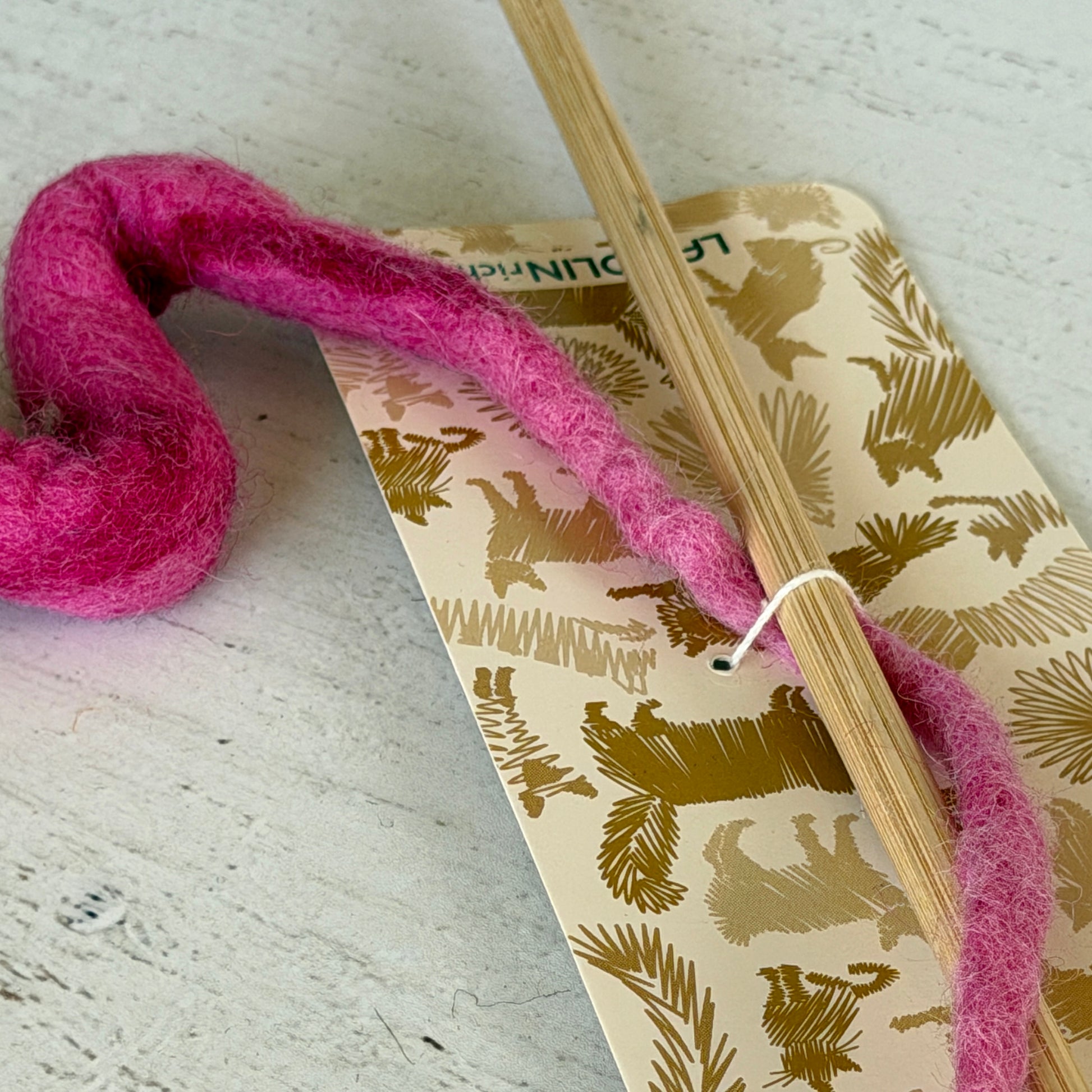 持ち手は軽く丈夫な竹です